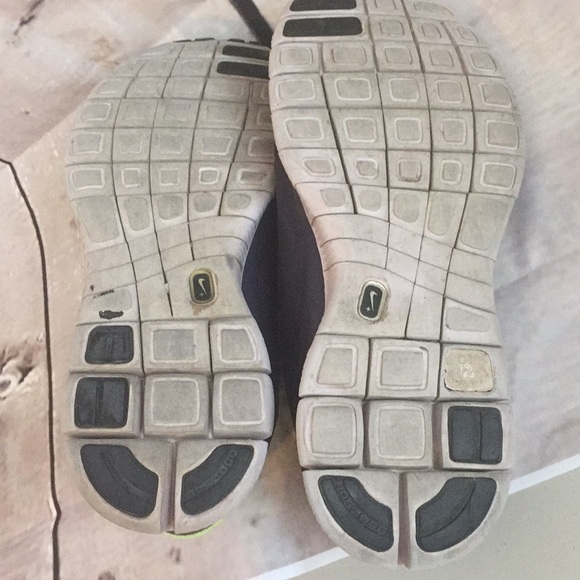 Nike Barefoot Ride sneaker in size 8 - Picture 14 of 16